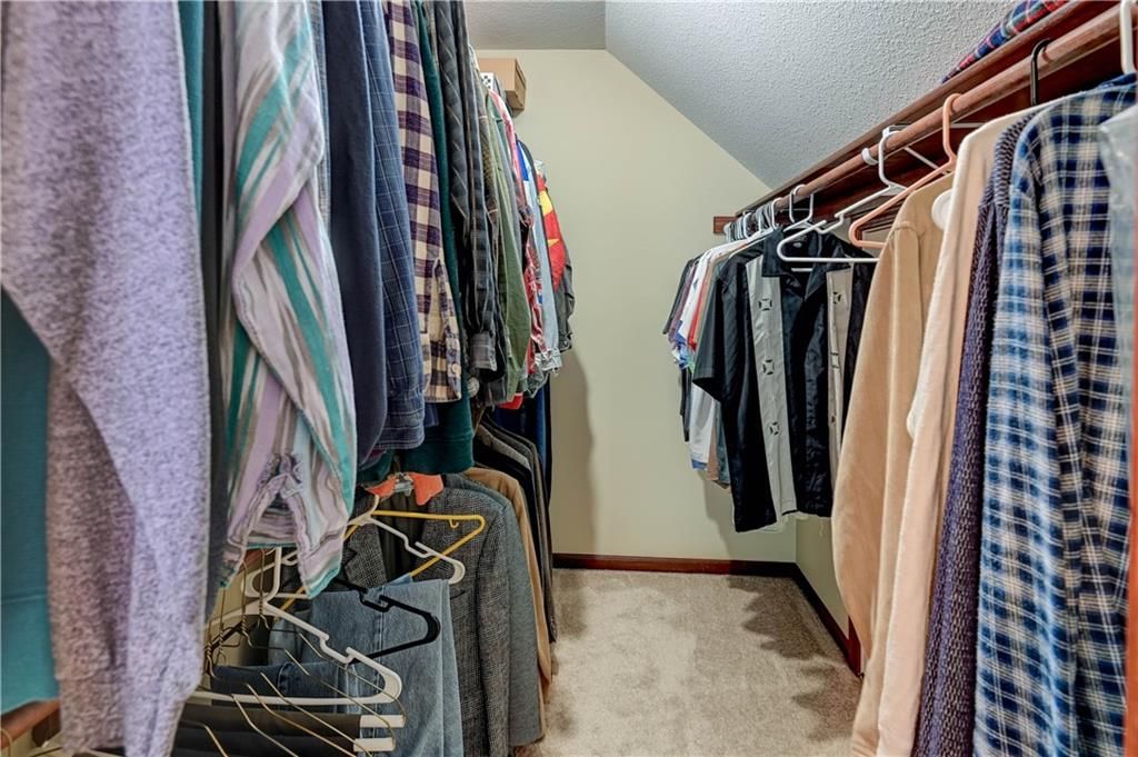 512 E Clayview Drive — photo 29