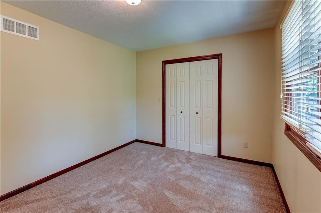 512 E Clayview Drive — photo 31