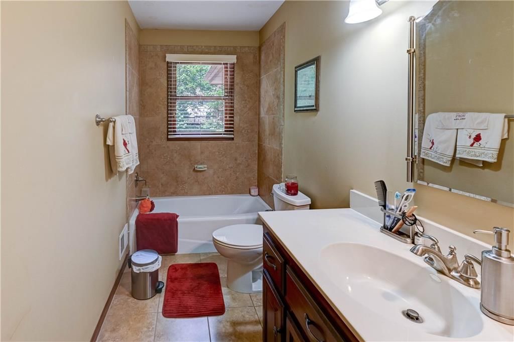 512 E Clayview Drive — photo 34