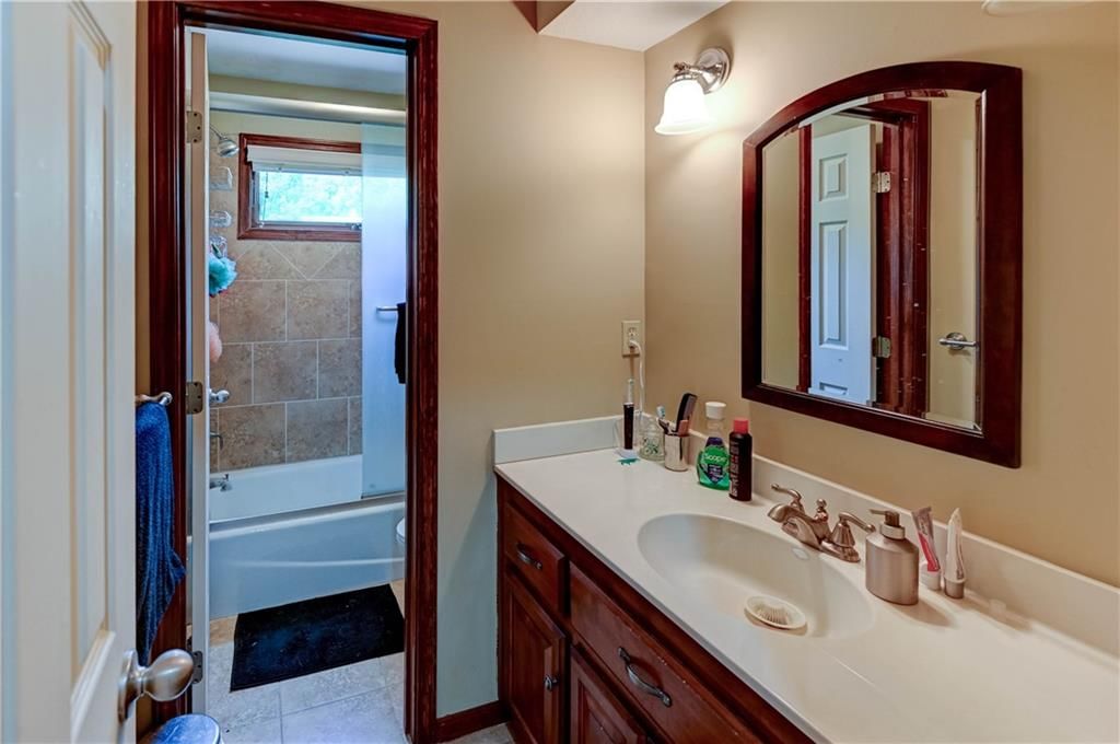 512 E Clayview Drive — photo 35