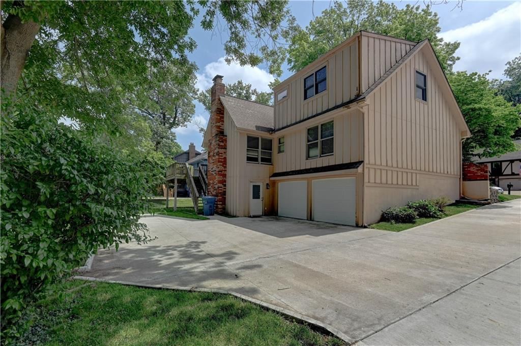 512 E Clayview Drive — photo 46