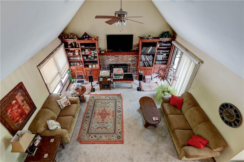512 E Clayview Drive — photo 6