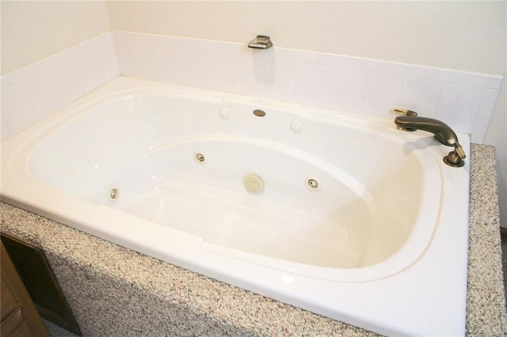 1407 Weatherstone Lane — photo 25