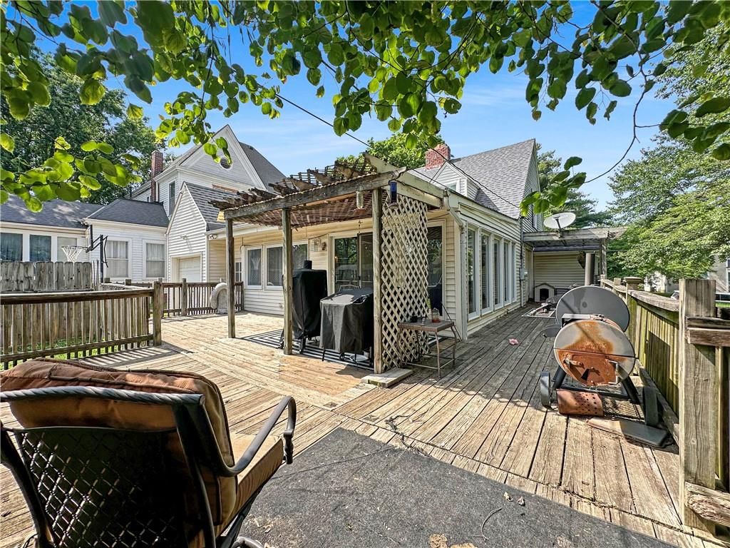 1607 South Street — photo 32