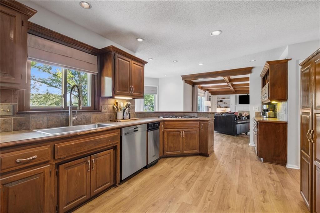 400 NW Poplar Street — photo 11