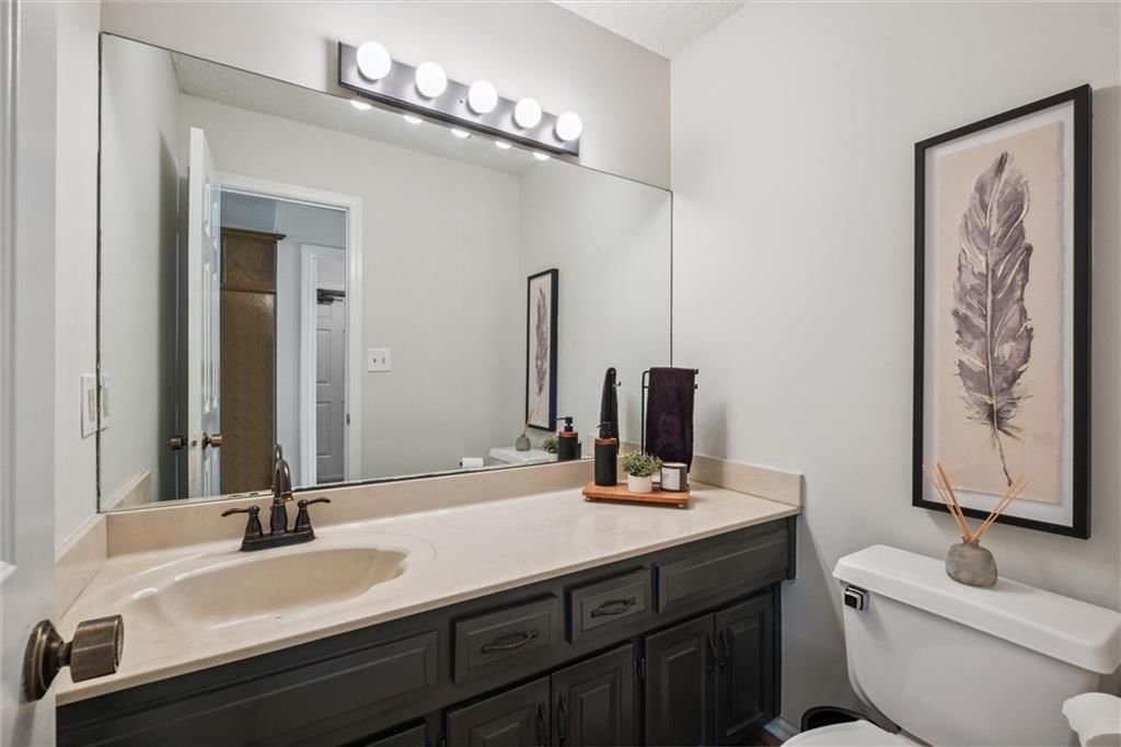 400 NW Poplar Street — photo 16