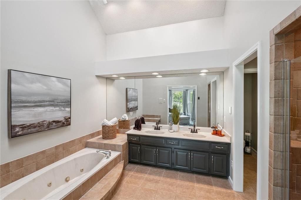 400 NW Poplar Street — photo 23