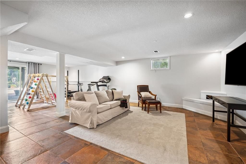 400 NW Poplar Street — photo 29