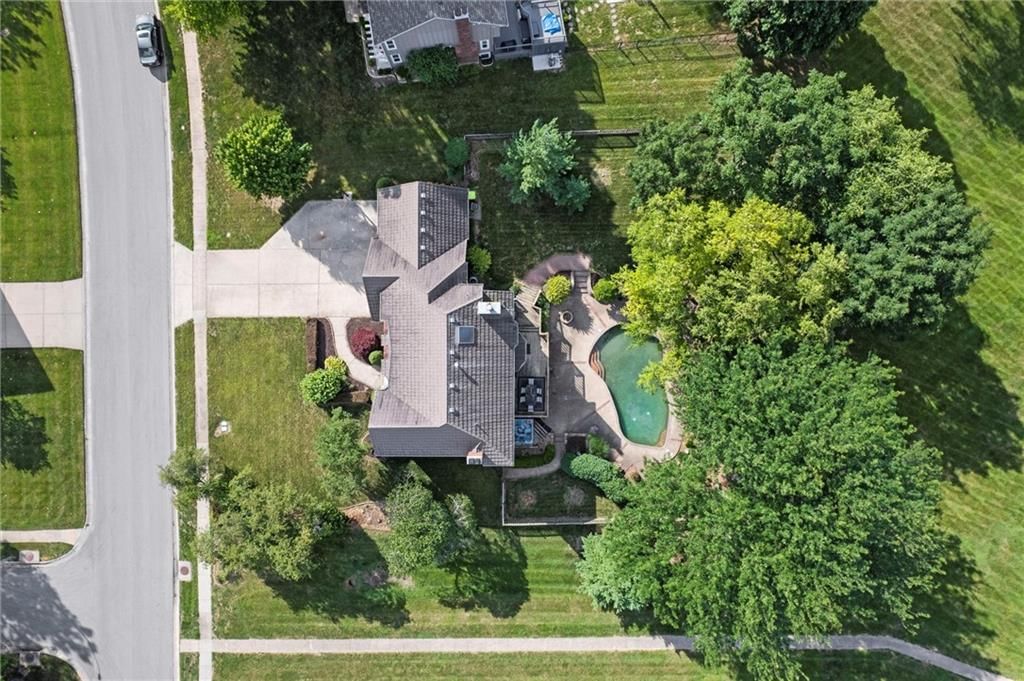 400 NW Poplar Street — photo 39