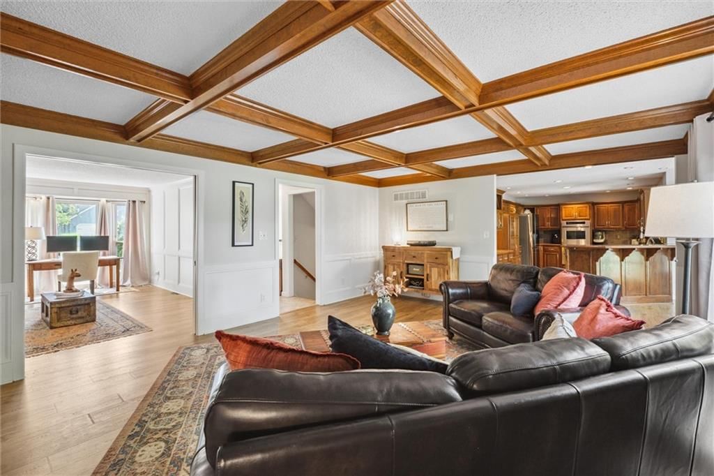 400 NW Poplar Street — photo 8