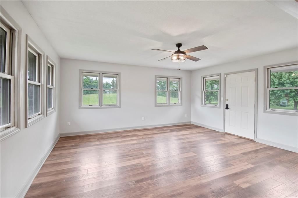 1010 Wellington Street — photo 14