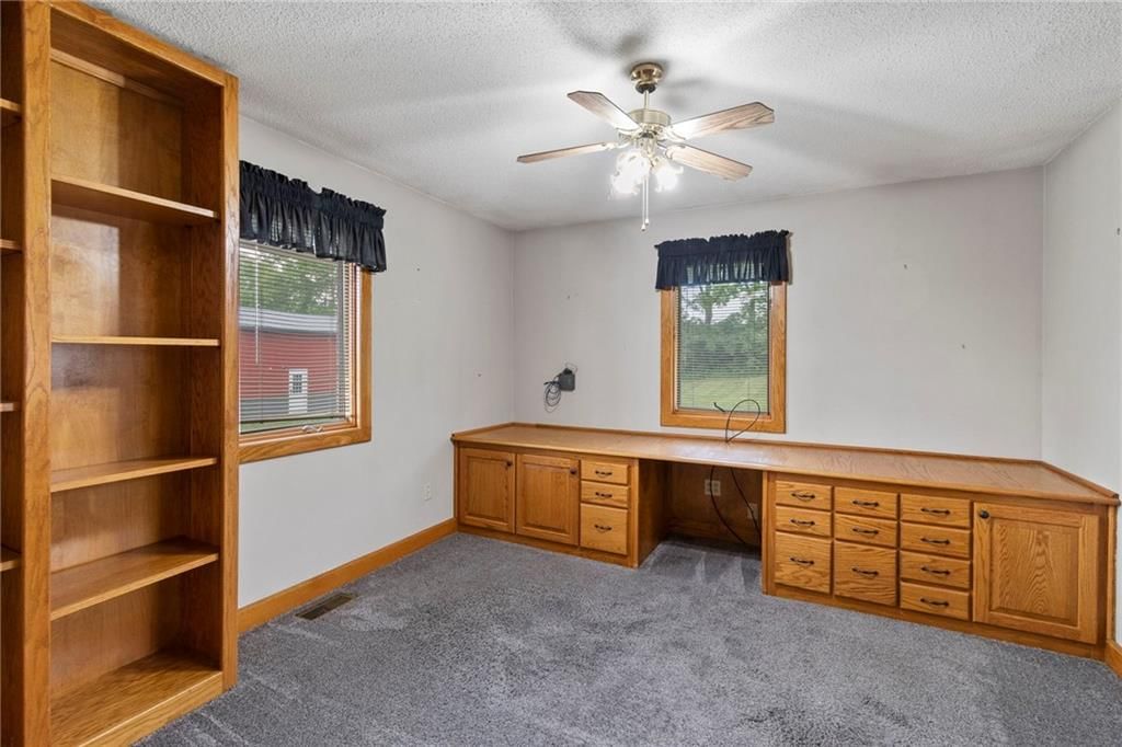 1010 Wellington Street — photo 24