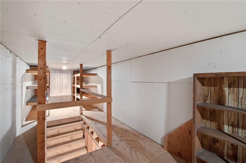1010 Wellington Street — photo 29