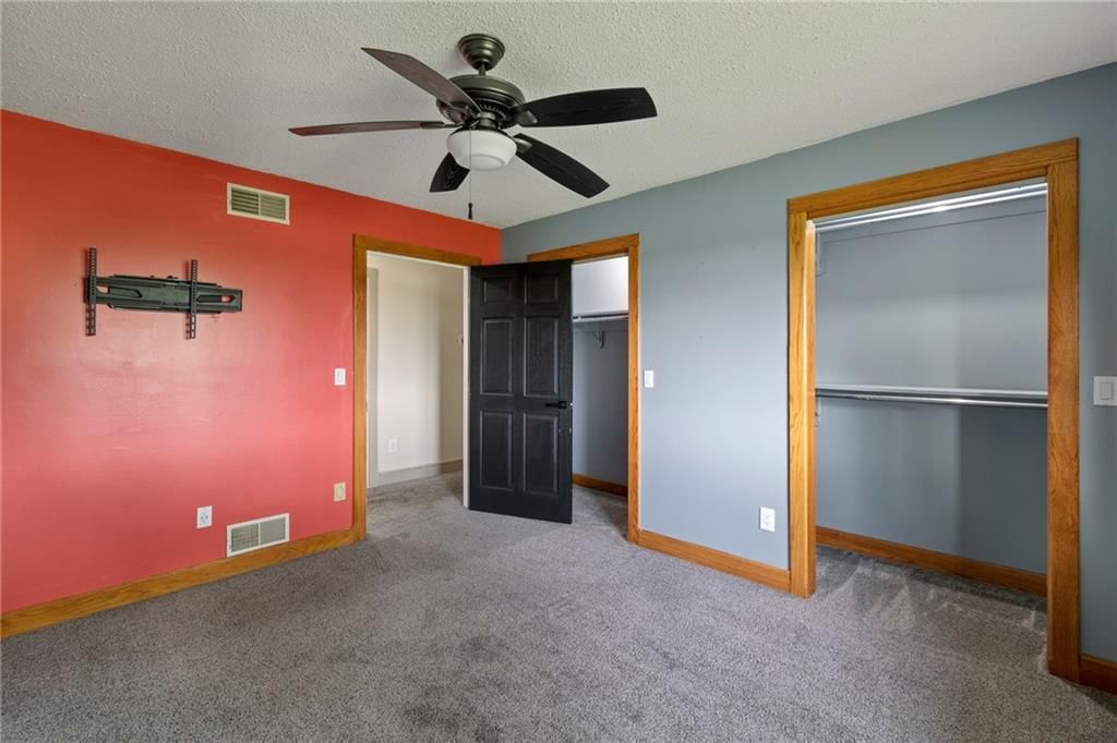 1010 Wellington Street — photo 35