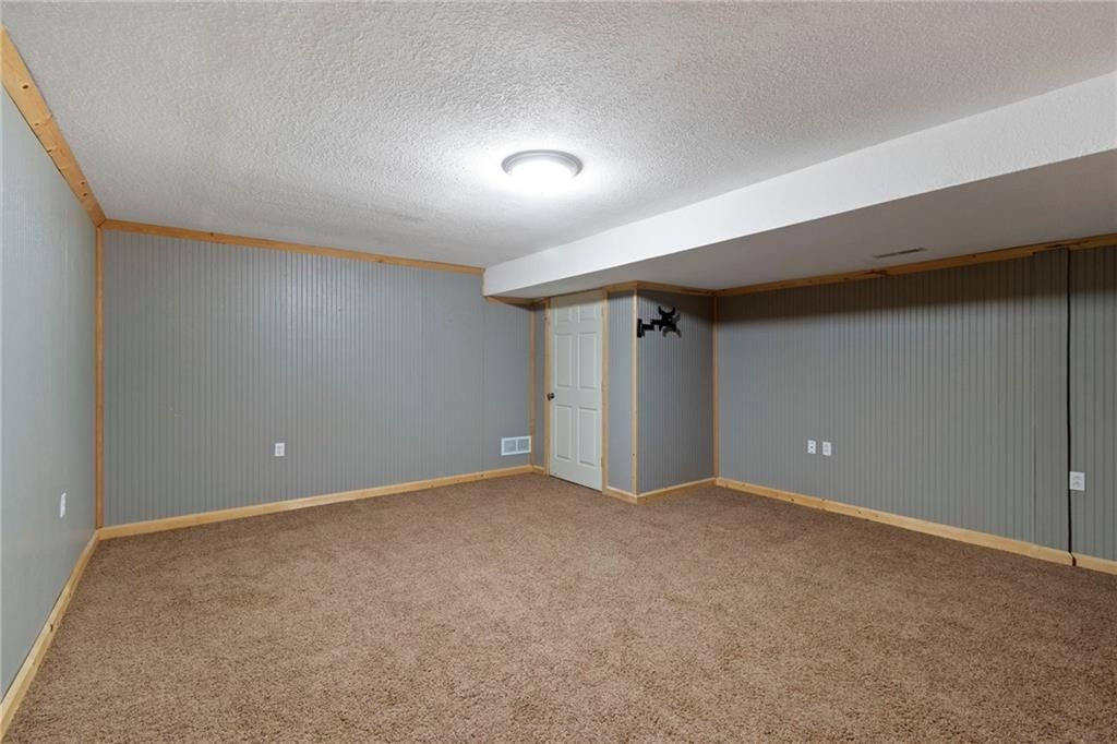 1010 Wellington Street — photo 41