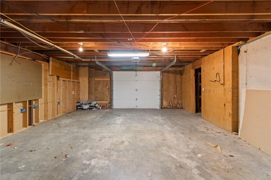 1010 Wellington Street — photo 45