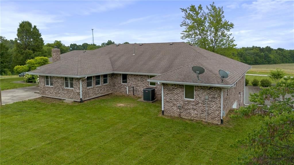 1010 Wellington Street — photo 46