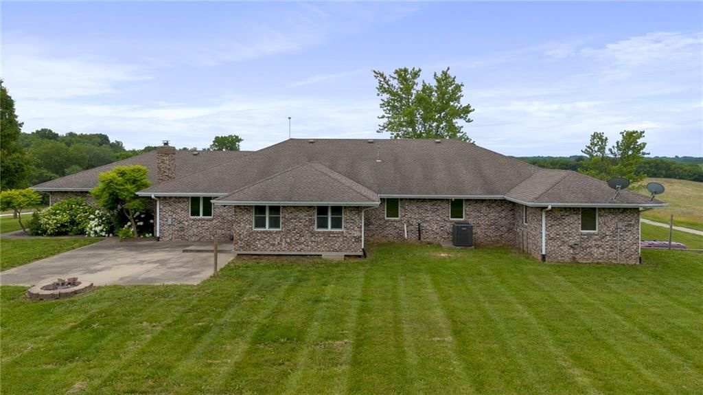 1010 Wellington Street — photo 47