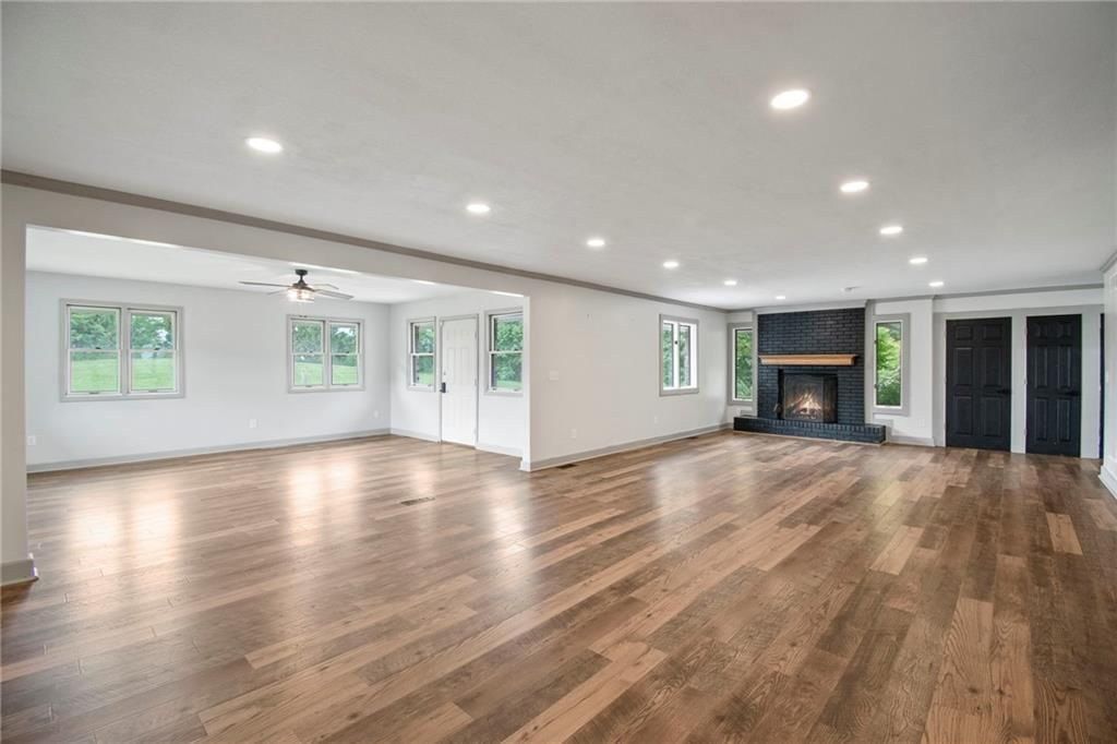 1010 Wellington Street — photo 9
