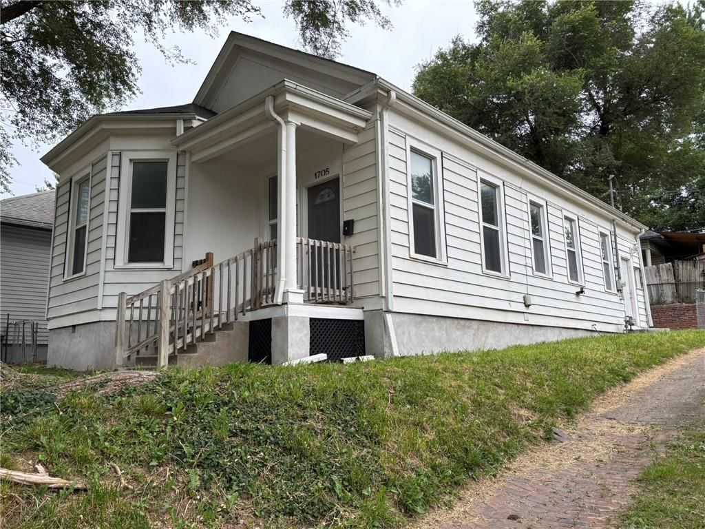1705 Boyd Street — photo 2