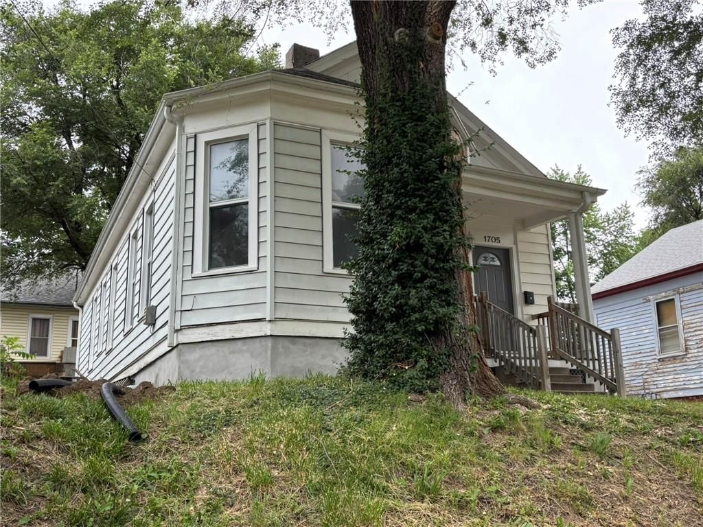 1705 Boyd Street — photo 3