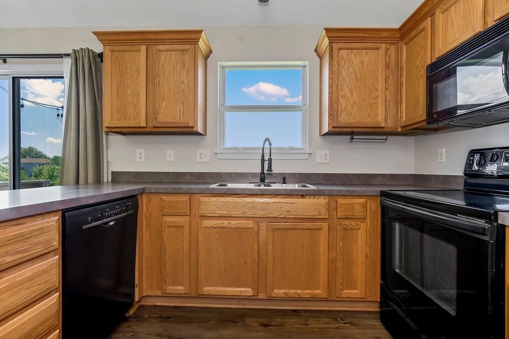 17160 King Court — photo 9
