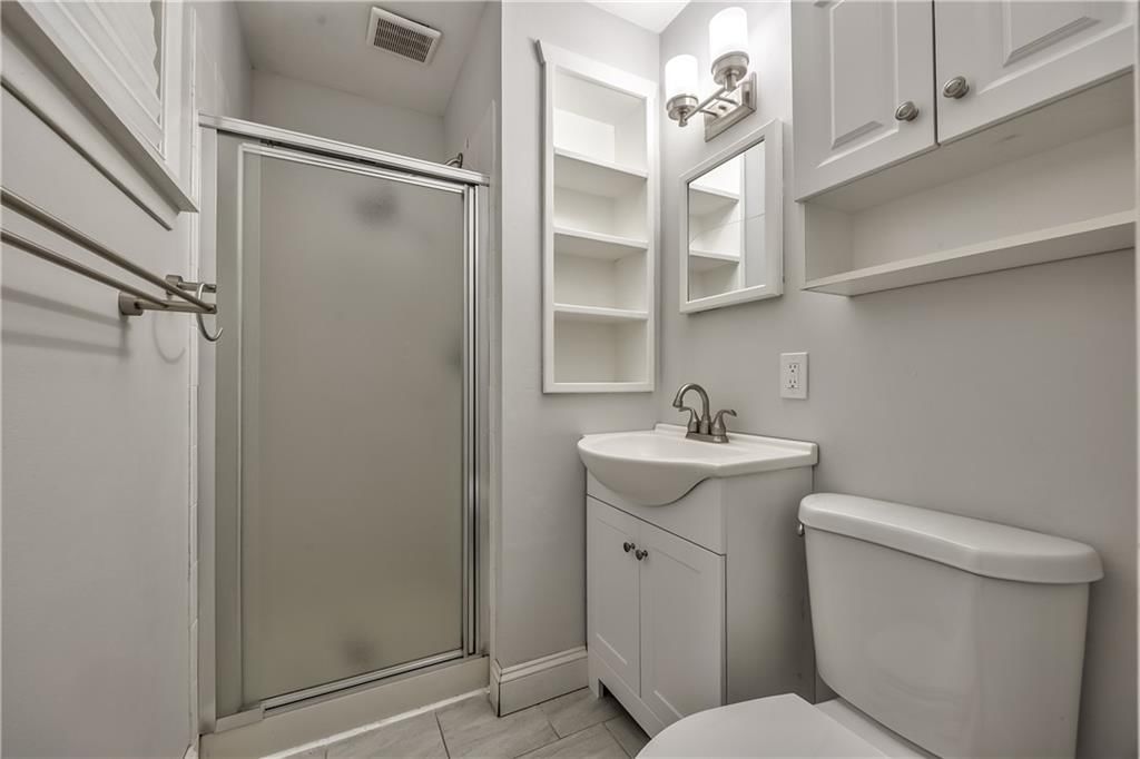 8608 Maple Avenue — photo 11