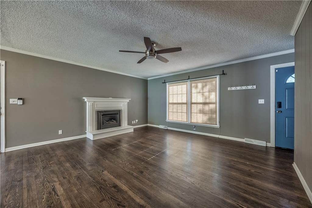 8608 Maple Avenue — photo 14