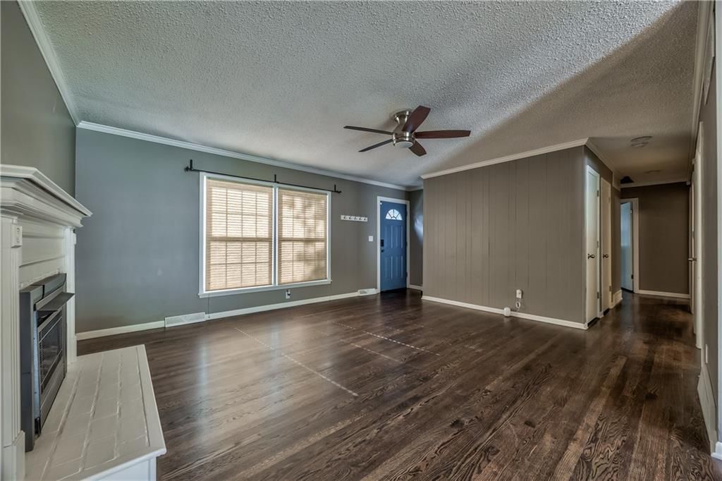 8608 Maple Avenue — photo 15