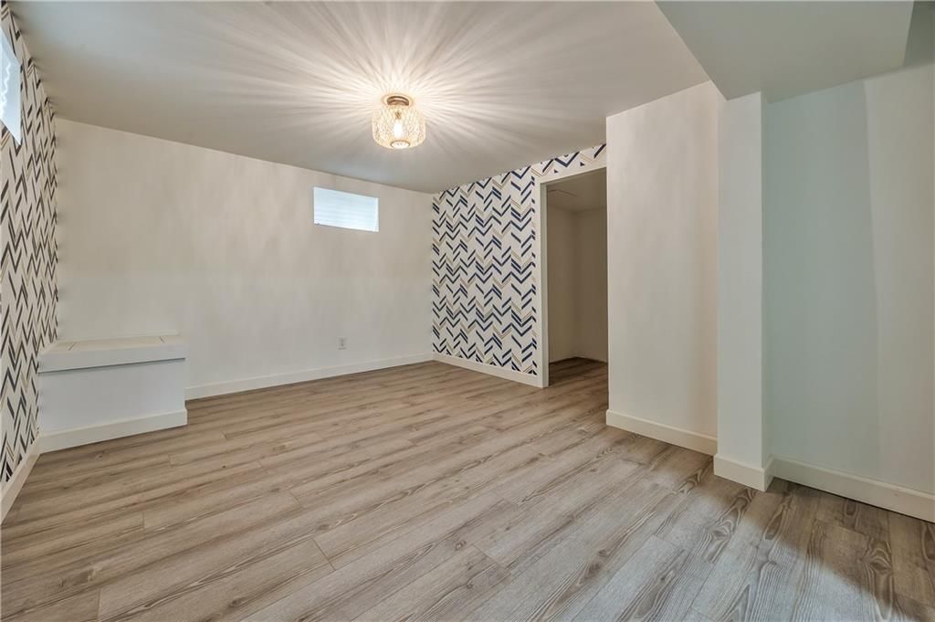 8608 Maple Avenue — photo 20