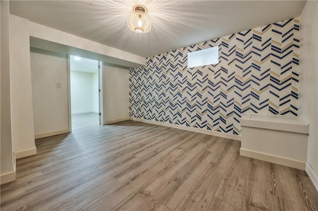 8608 Maple Avenue — photo 23