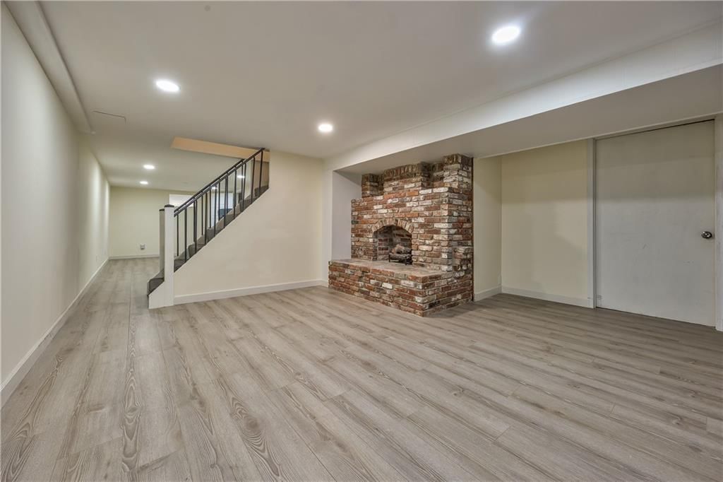 8608 Maple Avenue — photo 25