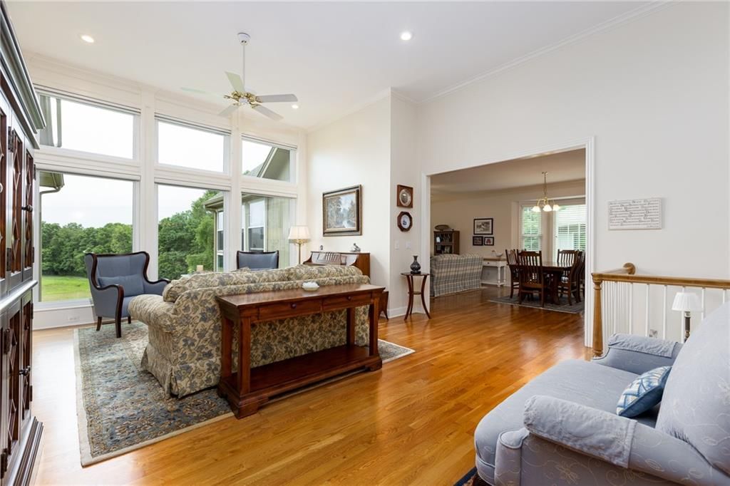 2832 S Woodbury Drive — photo 3