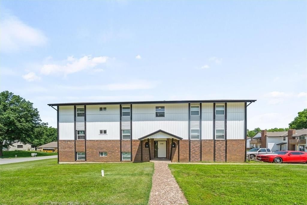2200 Mission Road, Harrisonville, MO