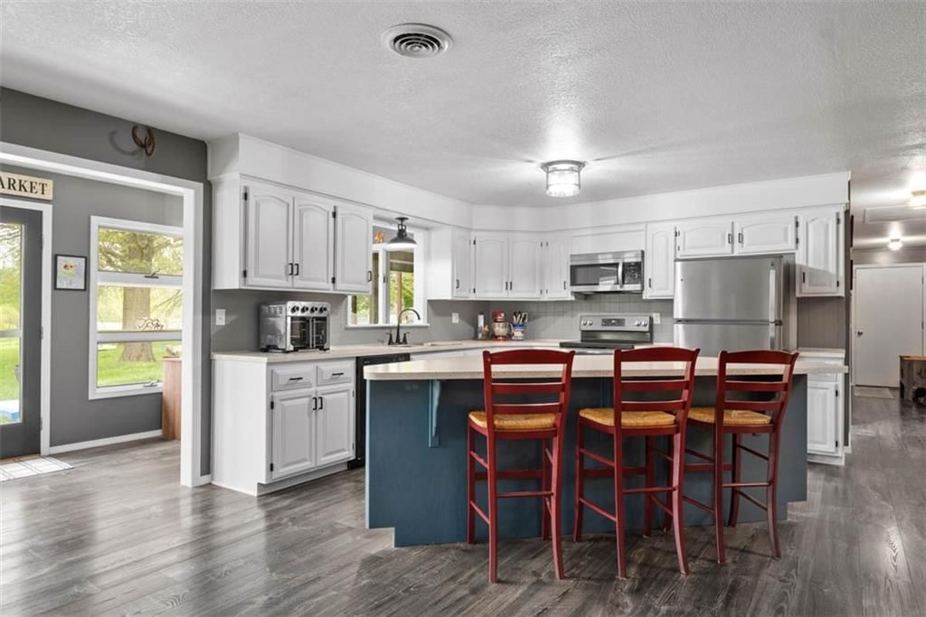 23041 Bedford Road — photo 11