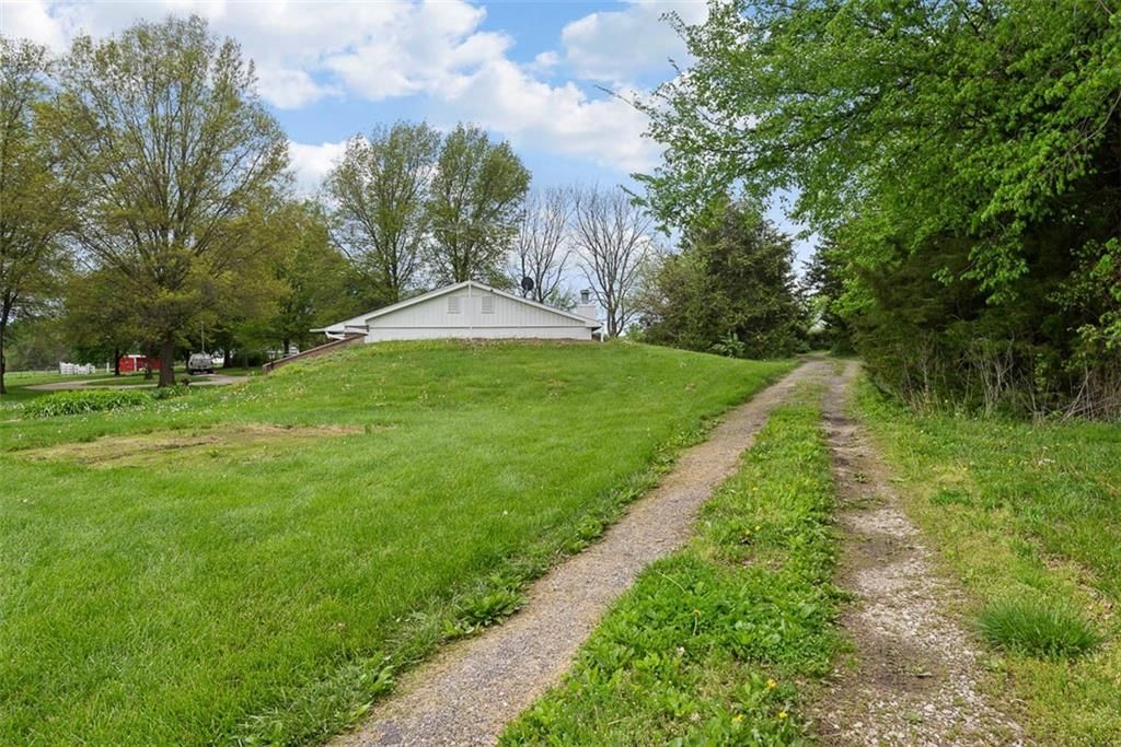 23041 Bedford Road — photo 39