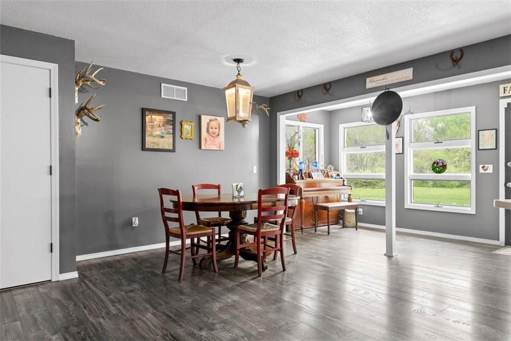 23041 Bedford Road — photo 10