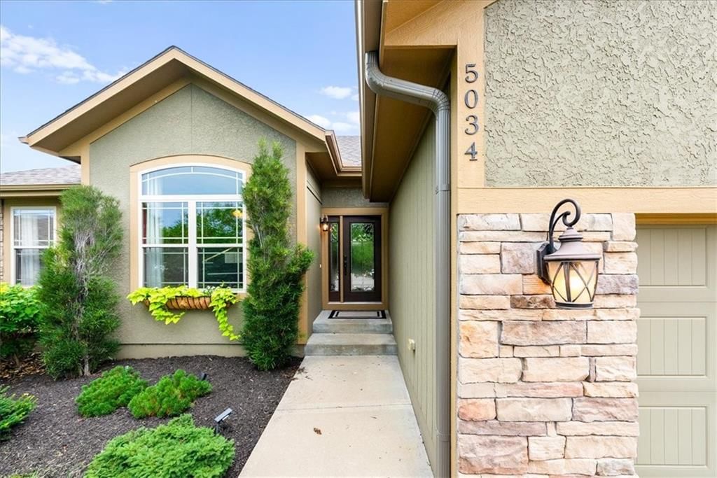 5034 Woodstock Court — photo 3