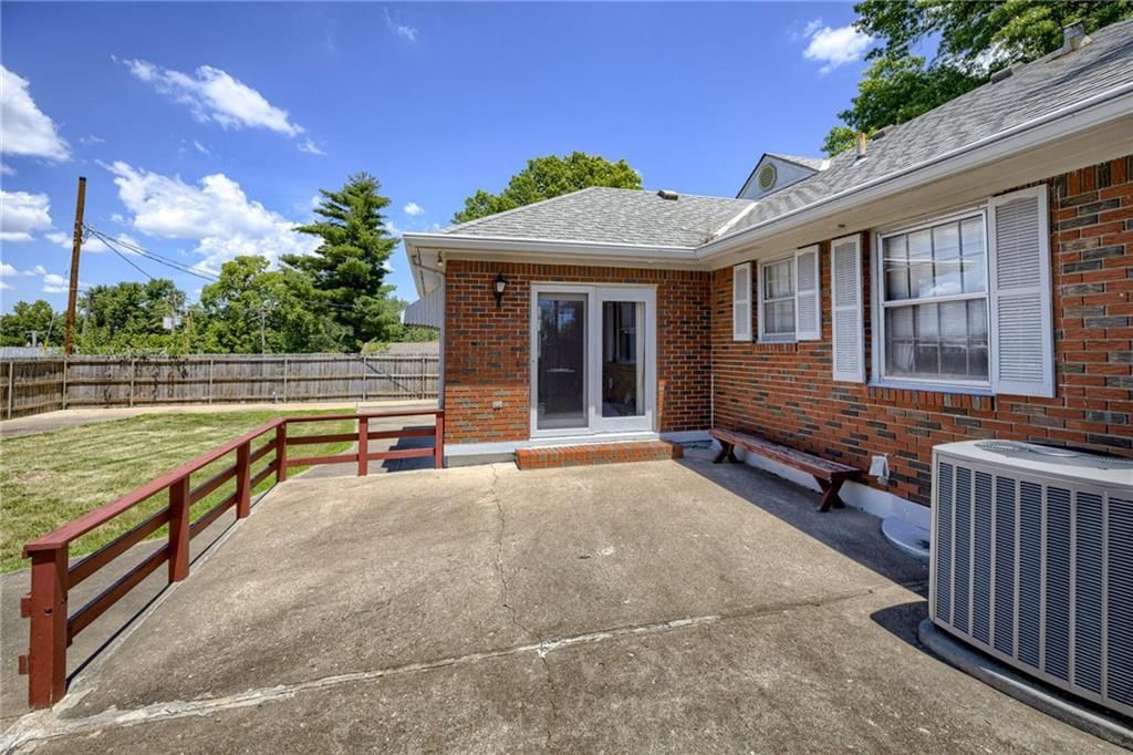 7424 Maywood Avenue — photo 38