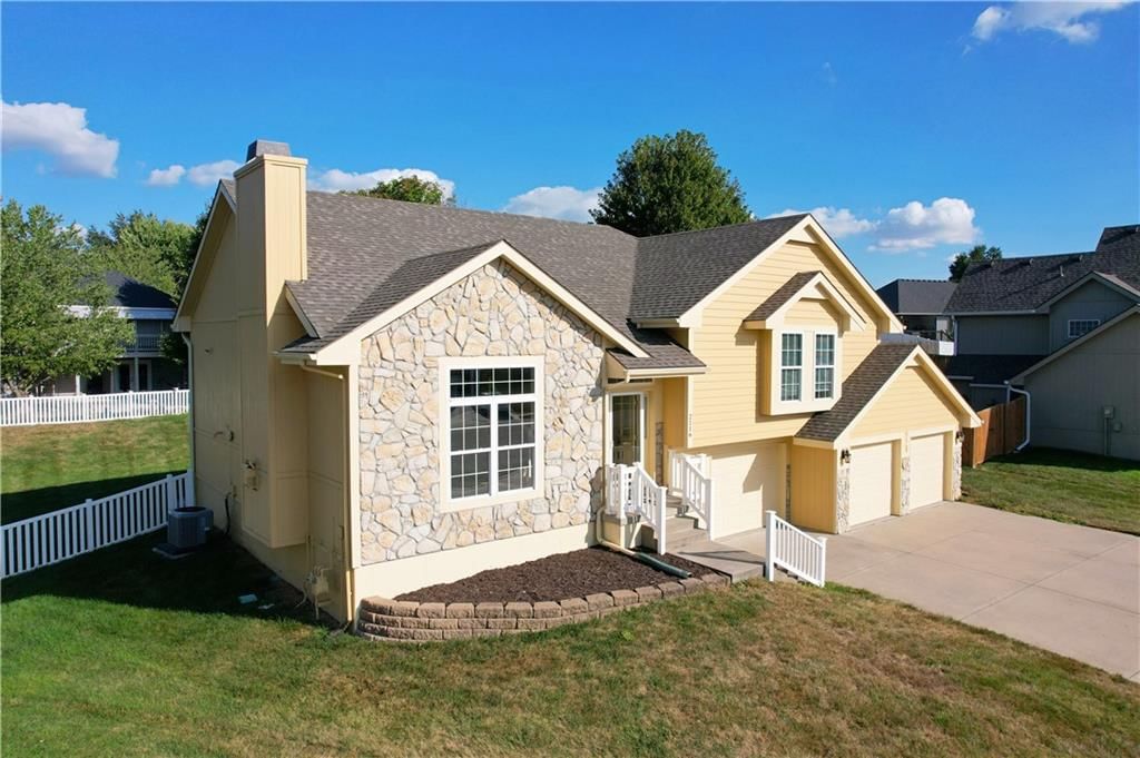 2116 Bradford Place — photo 3