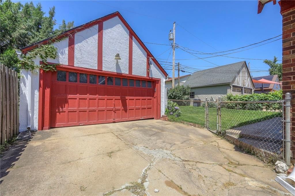 6652 Locust Street — photo 33