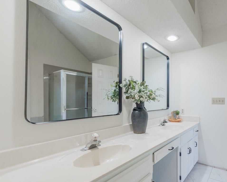 11025 N GRAND Avenue — photo 17