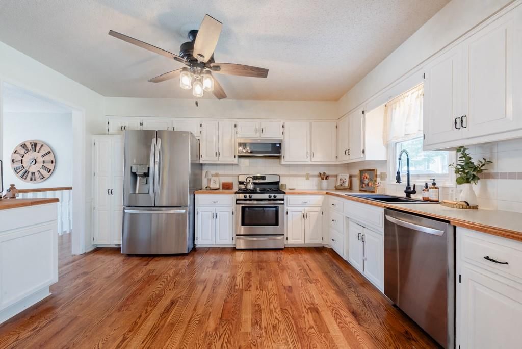 11025 N GRAND Avenue — photo 10