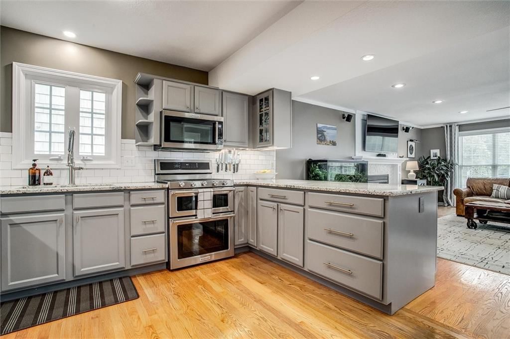 6517 Holmes Road — photo 8