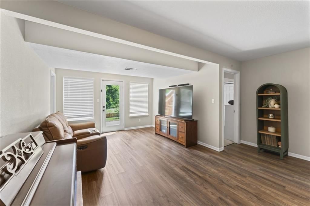 523 Hillbrook Drive — photo 28