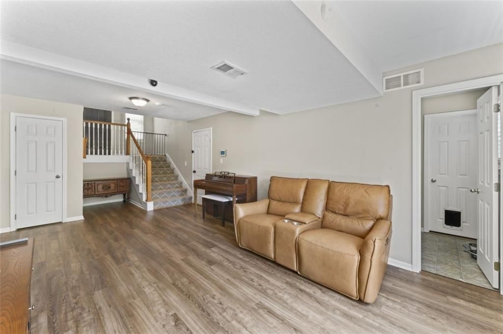 523 Hillbrook Drive — photo 31