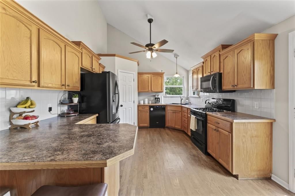 523 Hillbrook Drive — photo 9