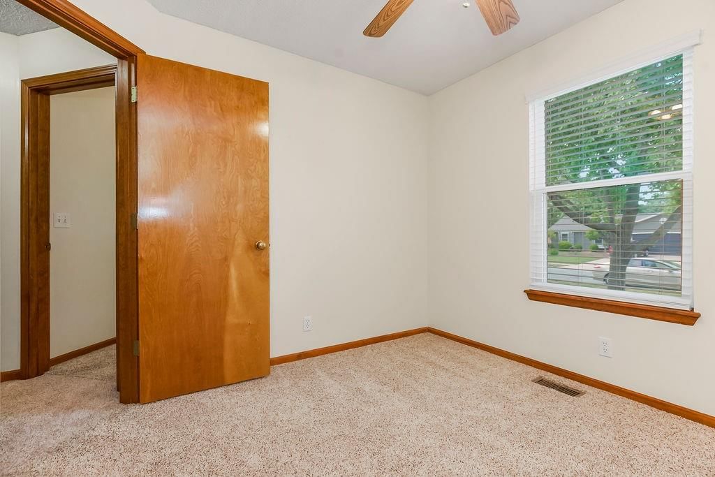 321 W Mockingbird Street — photo 18
