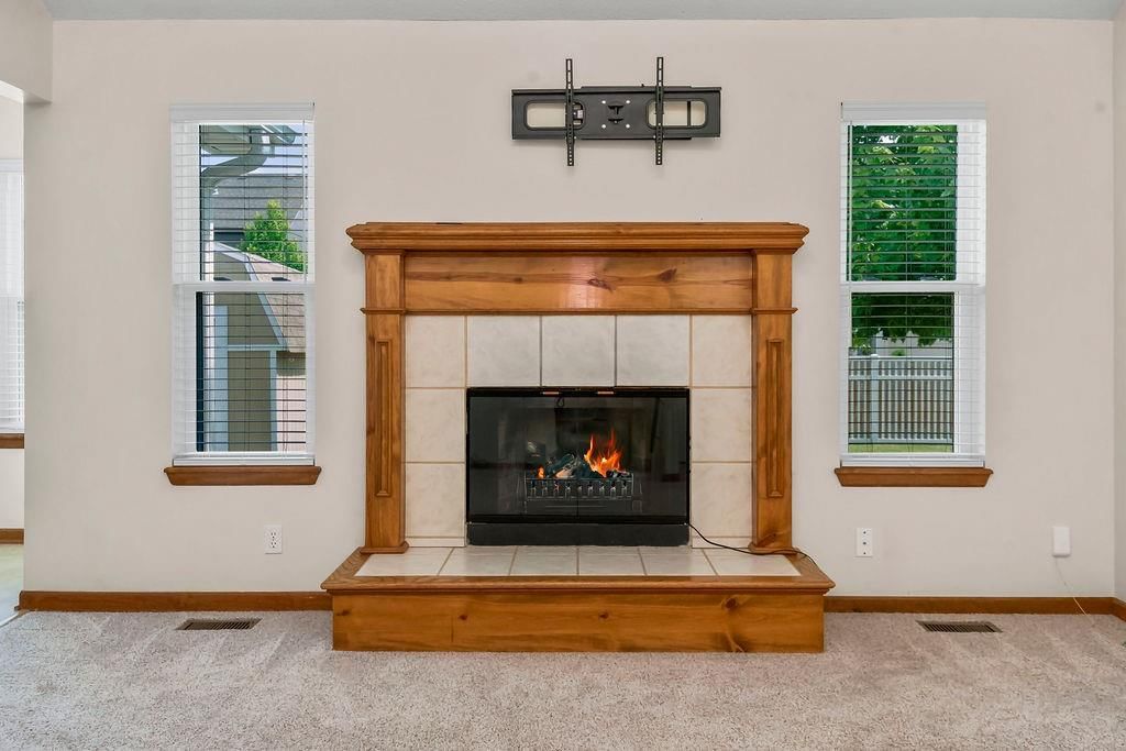 321 W Mockingbird Street — photo 3