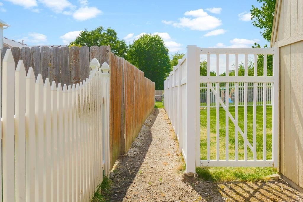 321 W Mockingbird Street — photo 30